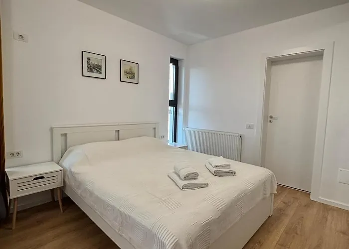 Apartment Amberline & With Terrace Bukarest