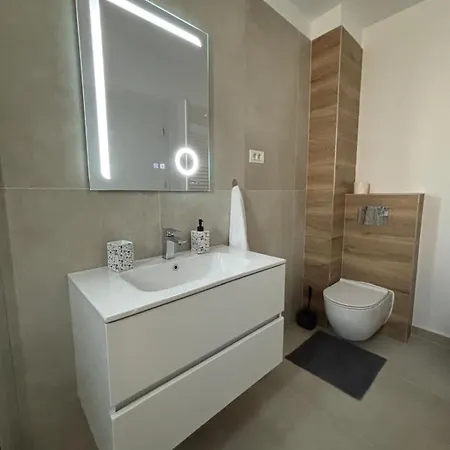 Amberline & With Terrace Daire Bükreş